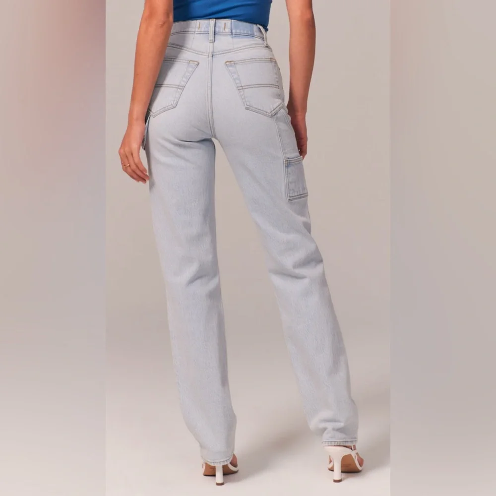 Abercrombie & Fitch Ultra High Rise 90s Straight Carpenter Jean - Picture 3 of 5